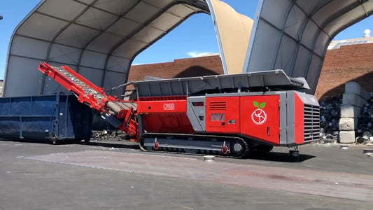 Video - Shredding Windmill Blades with a Hammel 950 or Wolf 9500 Shredder: The Smart Solution for Difficult-to-Handle Material