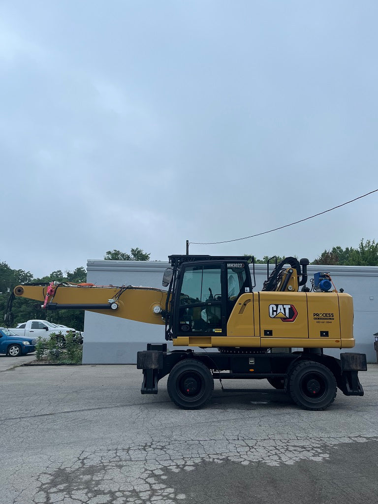 Caterpillar Material Handler on wheels