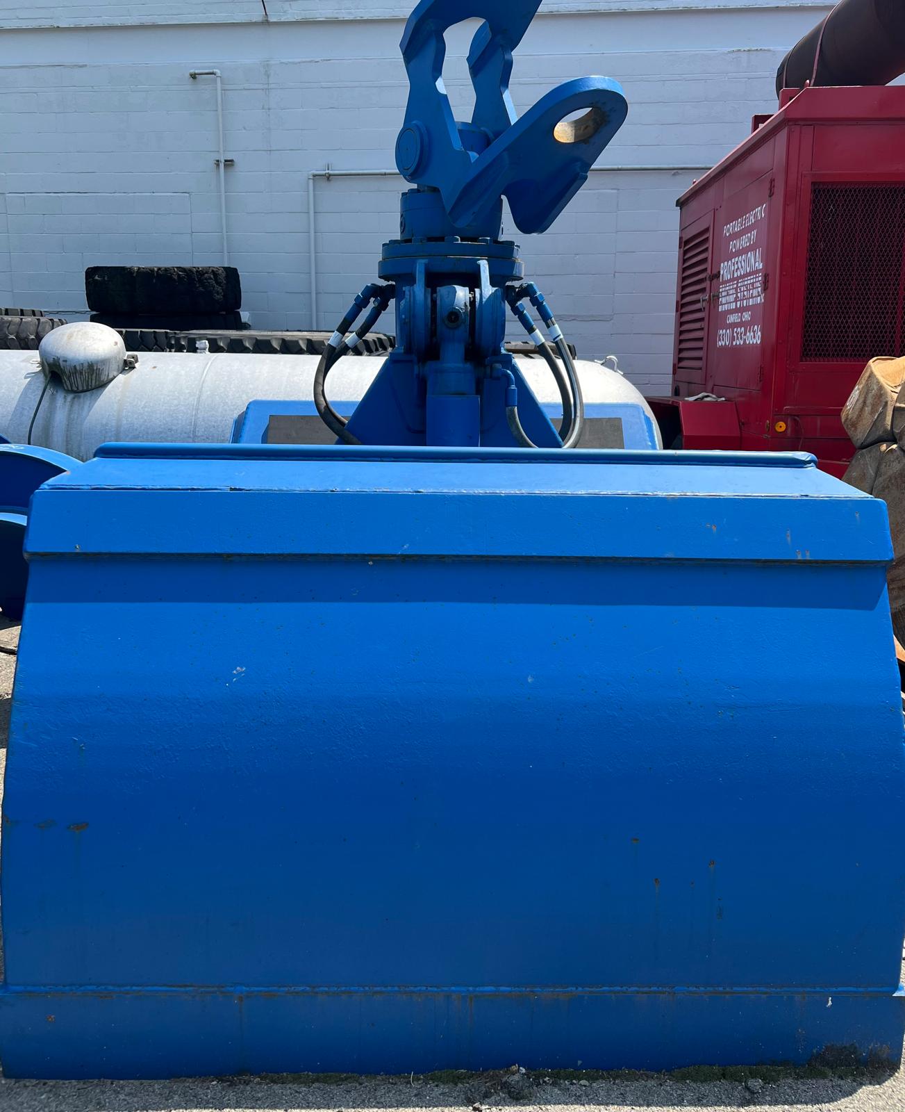 Used 2.5 cu yard TGS Bucket ID: 438
