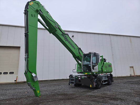 825M E SN 3921 | Year: 2023 | Hours: 30