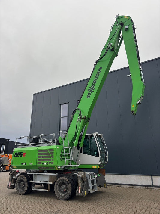 825M E SN 427 | Year: 2024 | Hours: 1,557