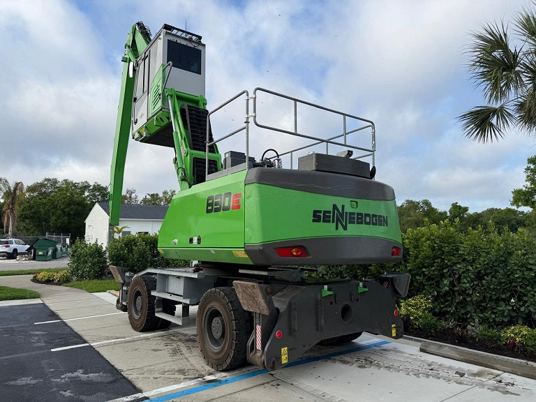 830M E SN 3495 | Year: 2022| Hours: 880