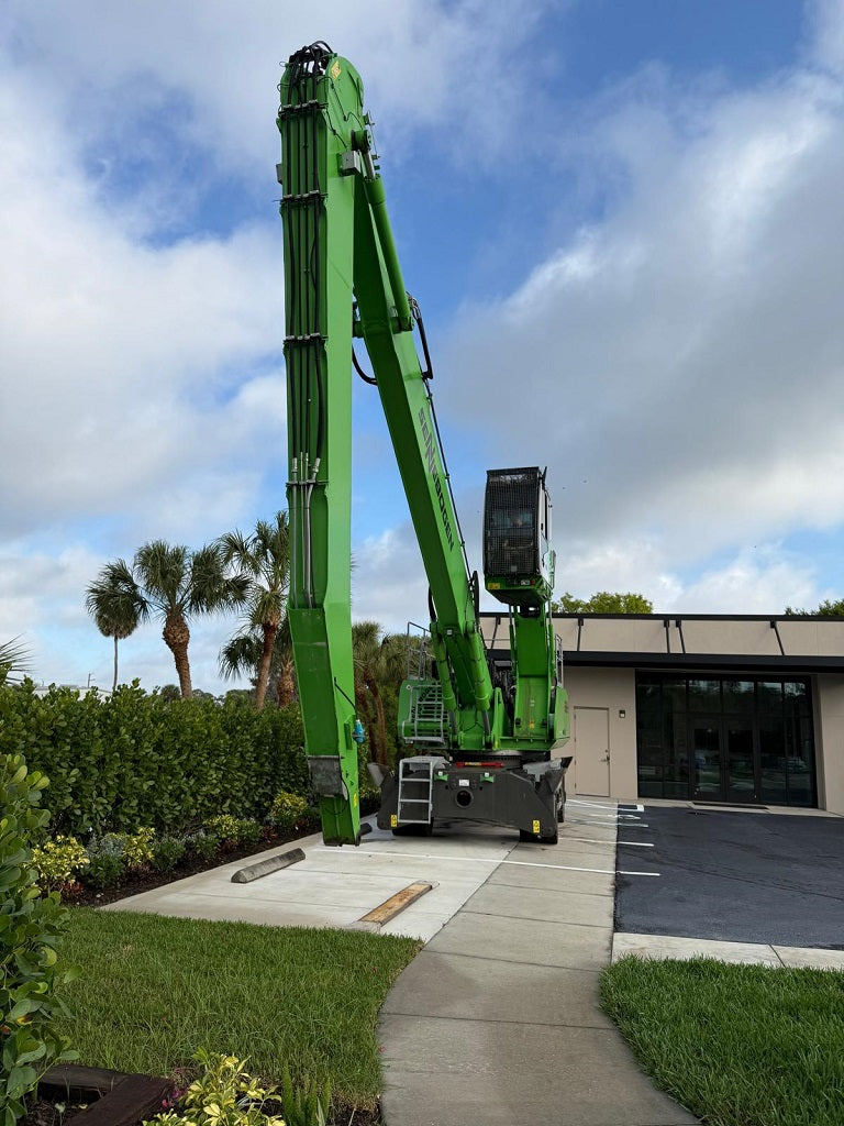 830M E SN 3495 | Year: 2022| Hours: 880