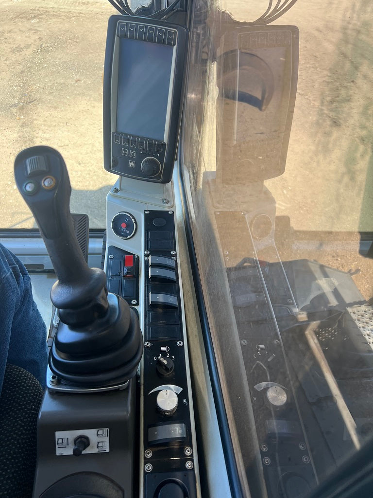 835M E SN 2231 | Year: 2015 | Hours: 15,500