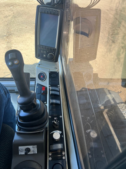 835M E SN 2231 | Year: 2015 | Hours: 15,500