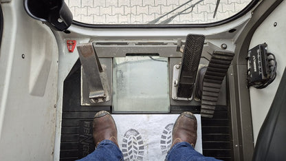 850M E Hybrid SN 2015 | Year: 2017 | Hours: 10,450