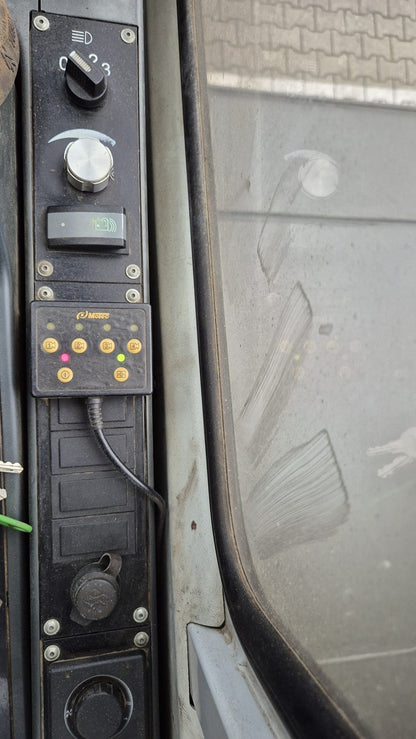 850M E Hybrid SN 2015 | Year: 2017 | Hours: 10,450