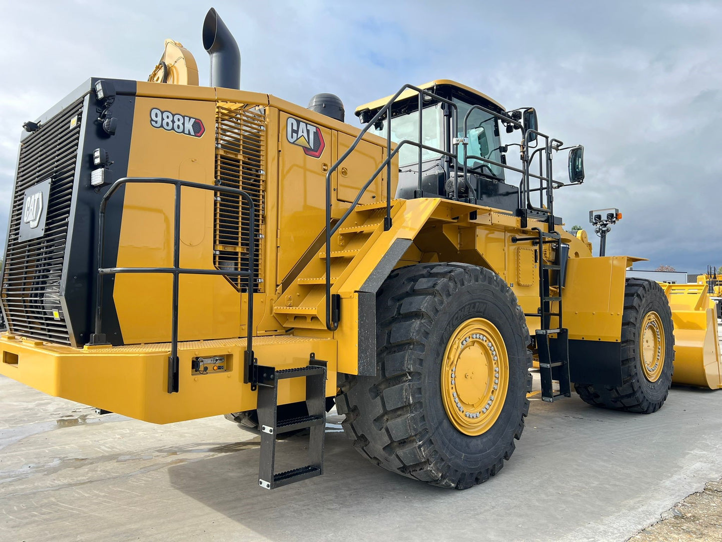 Caterpillar 988K Wheel Loader with new Michelin radial tires