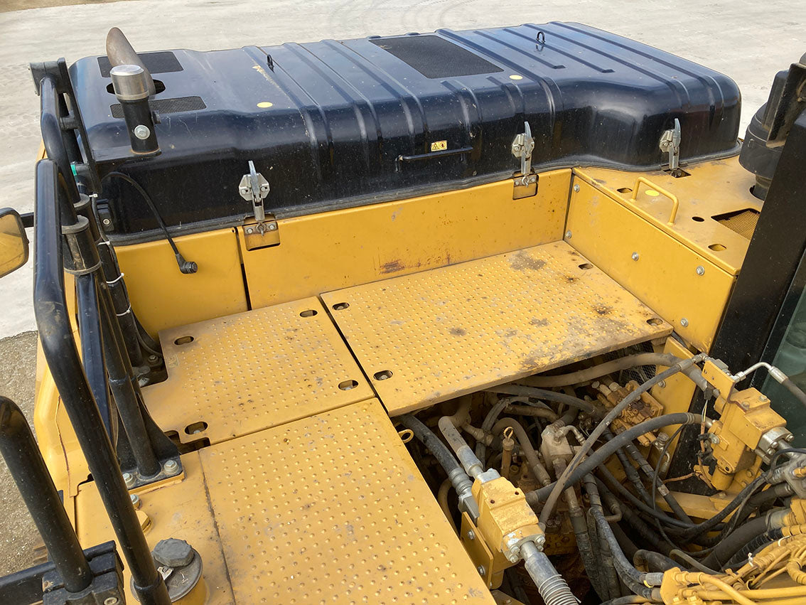 330F Long Reach Excavator | Year: 2017 | Hours: 6,200