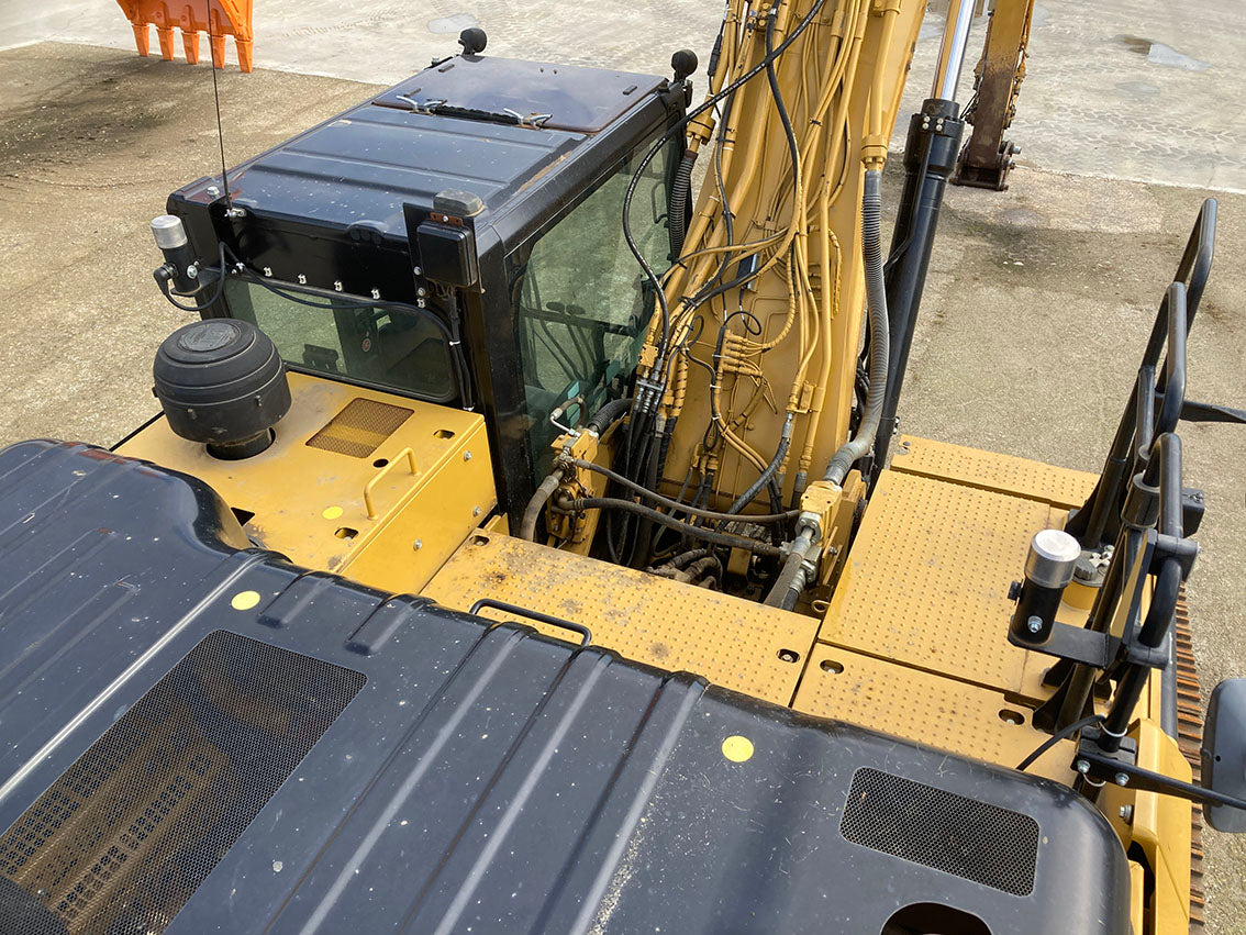 330F Long Reach Excavator | Year: 2017 | Hours: 6,200