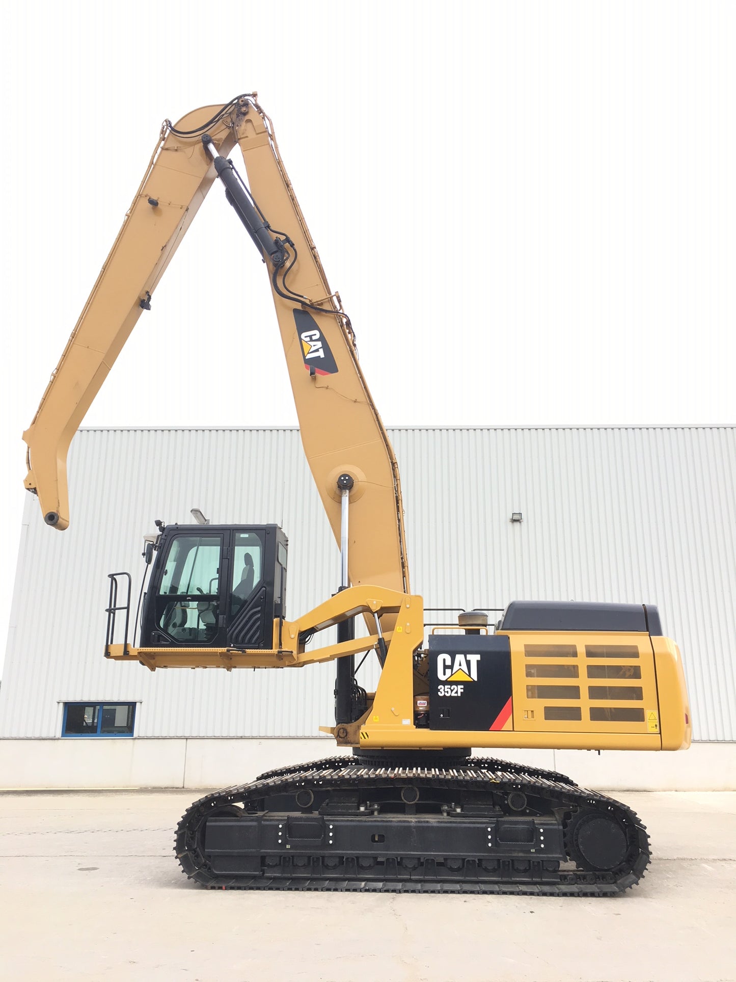 352F HDW MH | Year: 2018 | Hours: 6,900
