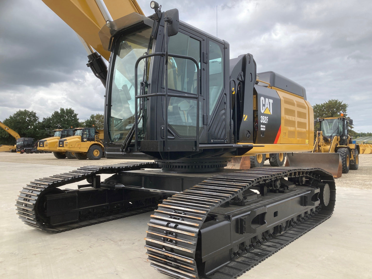 352F HDW MH | Year: 2018 | Hours: 6,900