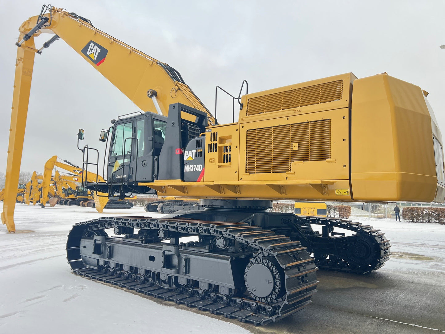 Used Caterpilar Material handler with 70+ foot of reach for asle