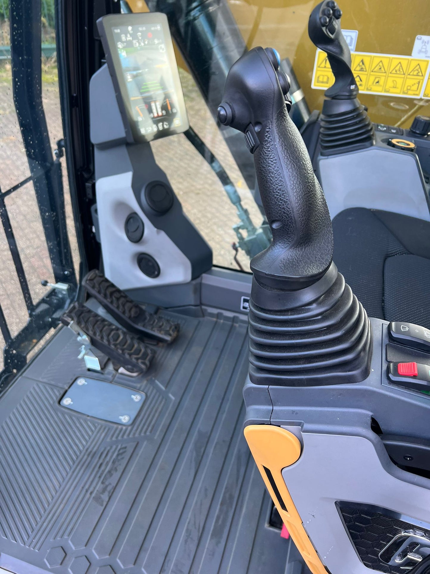 MH 3026 SN Q2025 | Year: 2025 | Hours: 400