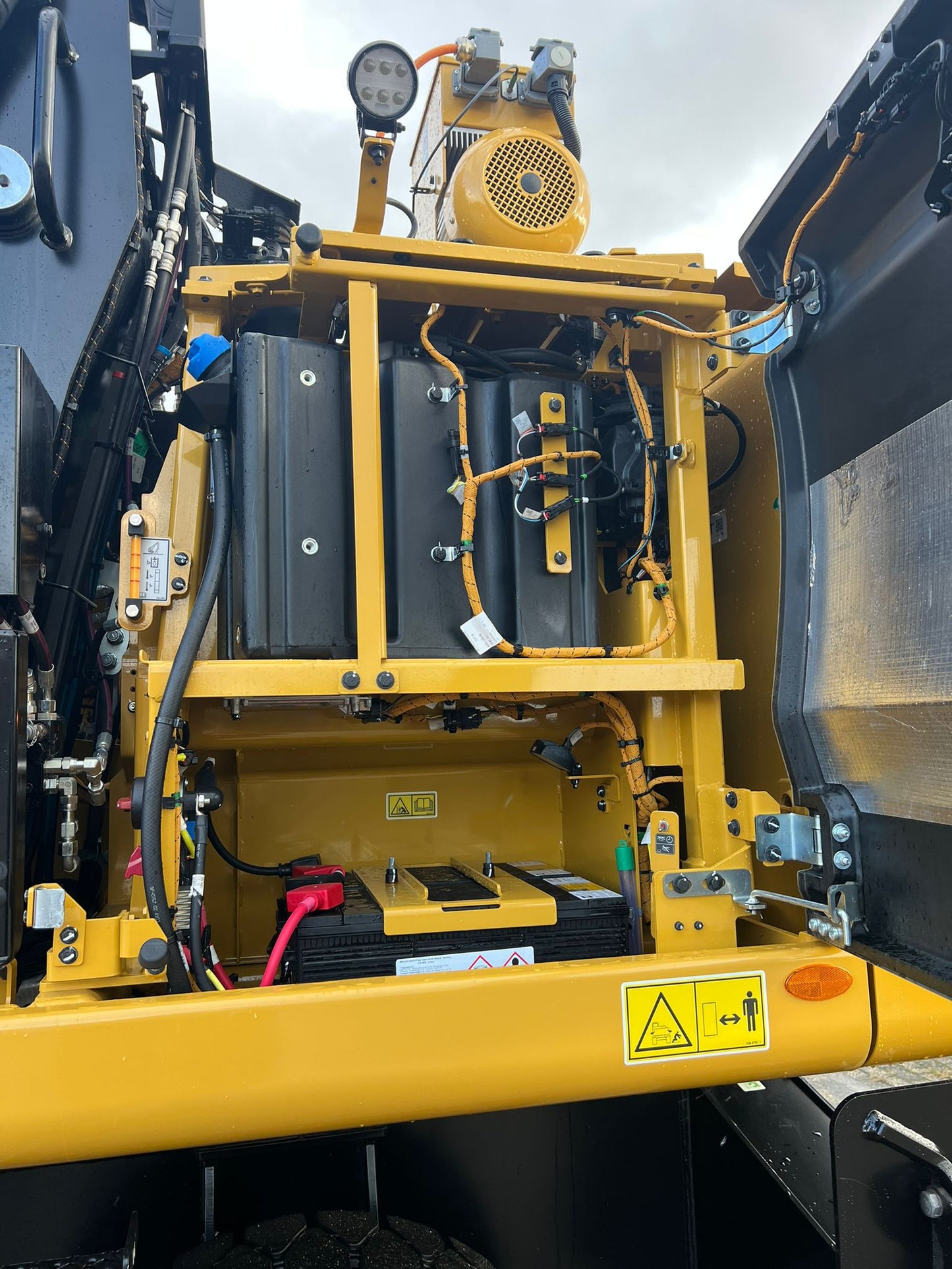 MH 3026 SN Q2025 | Year: 2025 | Hours: 400