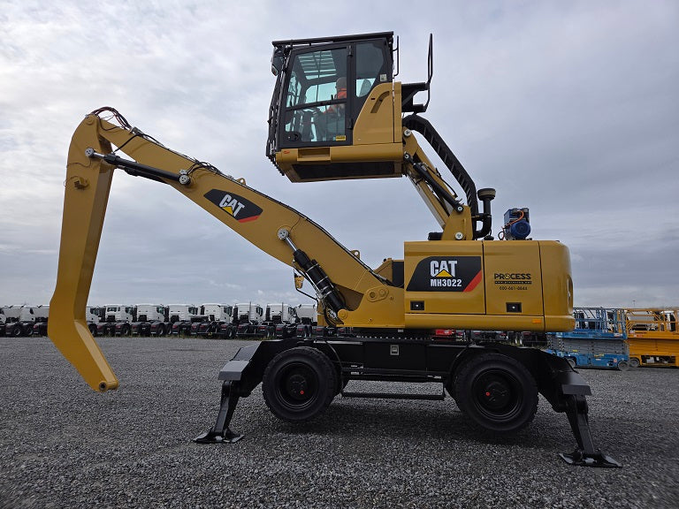 Caterpillar MH 3022  (2).jpg