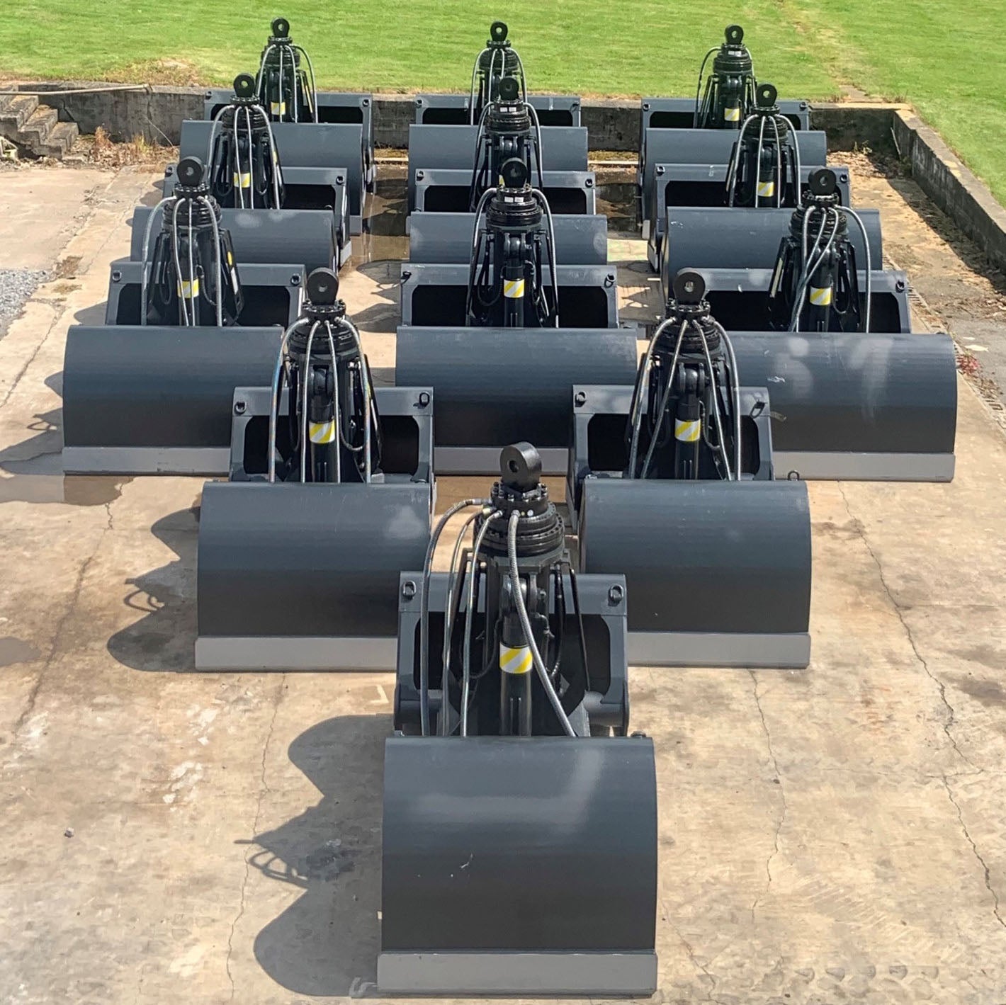 NEW Guven Clam Shell Buckets