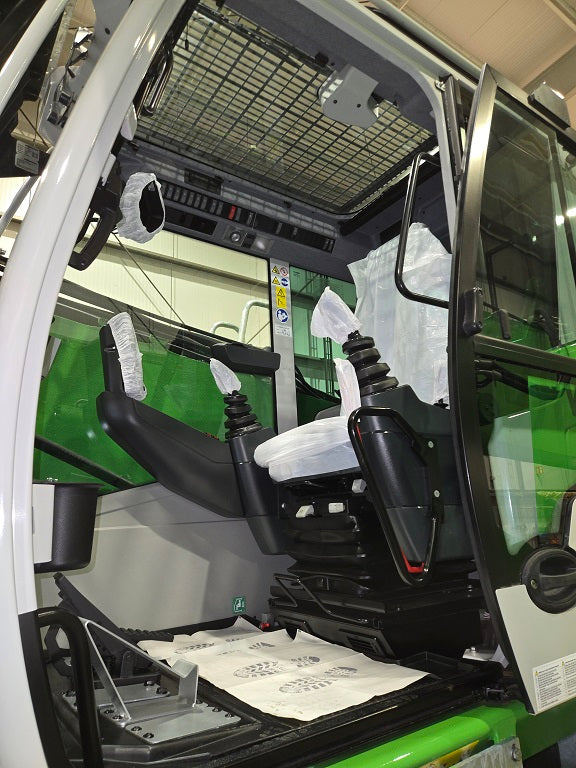 825M E SN 3906 | Year: 2023 | Hours: 739