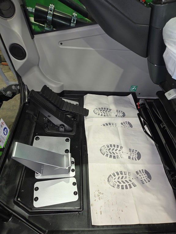 825M E SN 3906 | Year: 2023 | Hours: 739