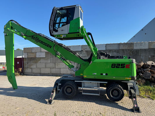 825M E SN 3906 | Year: 2023 | Hours: 739