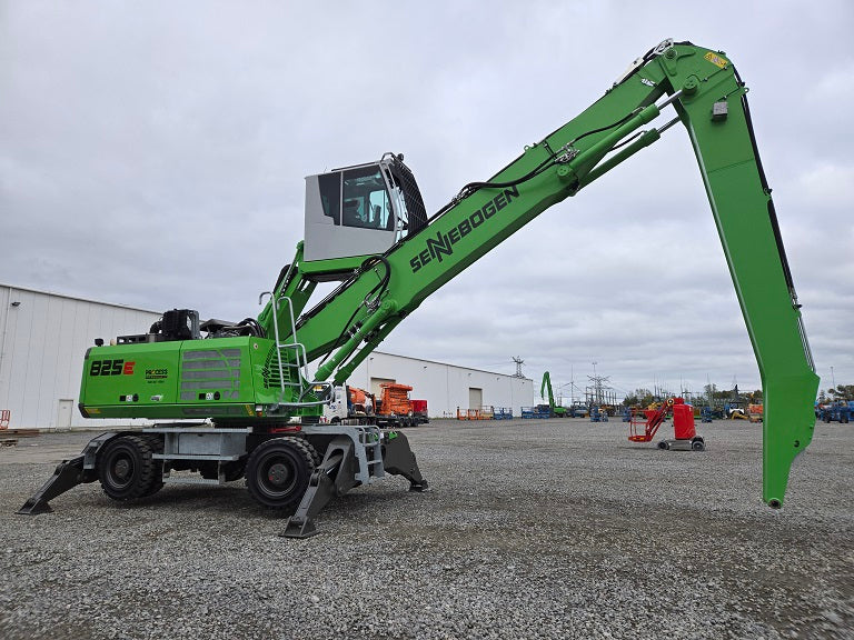 825M E SN 3906 | Year: 2023 | Hours: 739