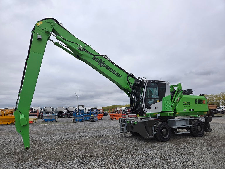 825M E SN 3906 | Year: 2023 | Hours: 739