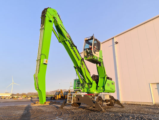 825M E SN 3953 | Year: 2023 | Hours: 1,671