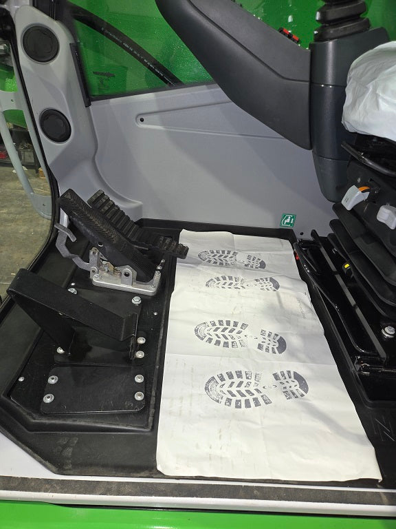 830M E SN 3747 | Year: 2023 | Hours: 450