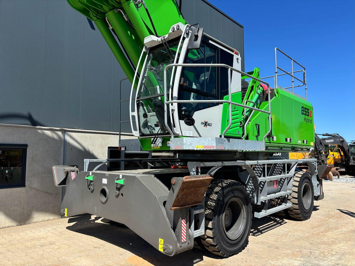855M E Hybrid SN 1002 | Year: 2019 | Hours: 1,396