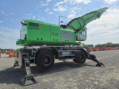 855 E Hybrid Sennebogen material handler with operators landing 