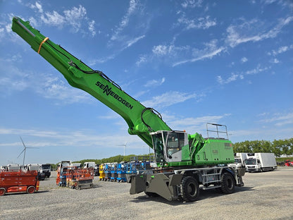 Refurbished sennebogen material handling machiner 